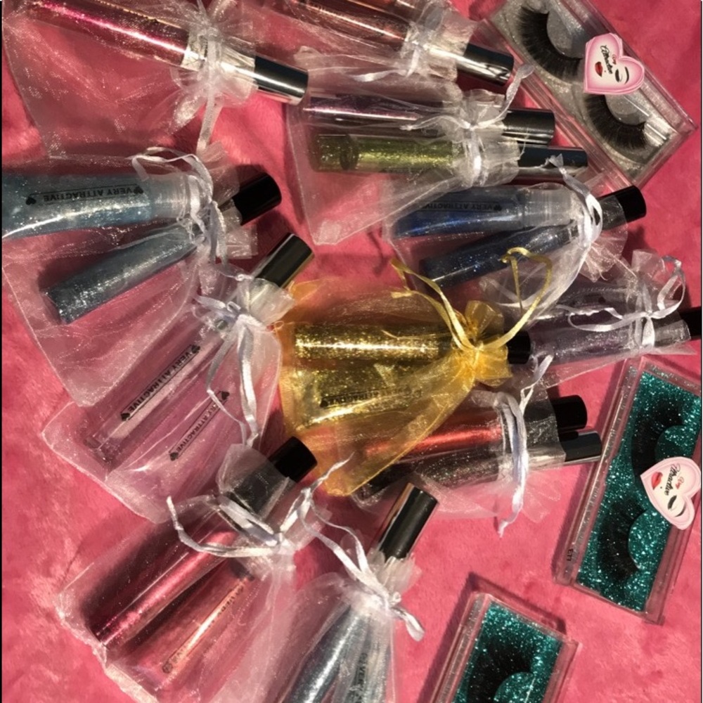 Lipgloss and lashes